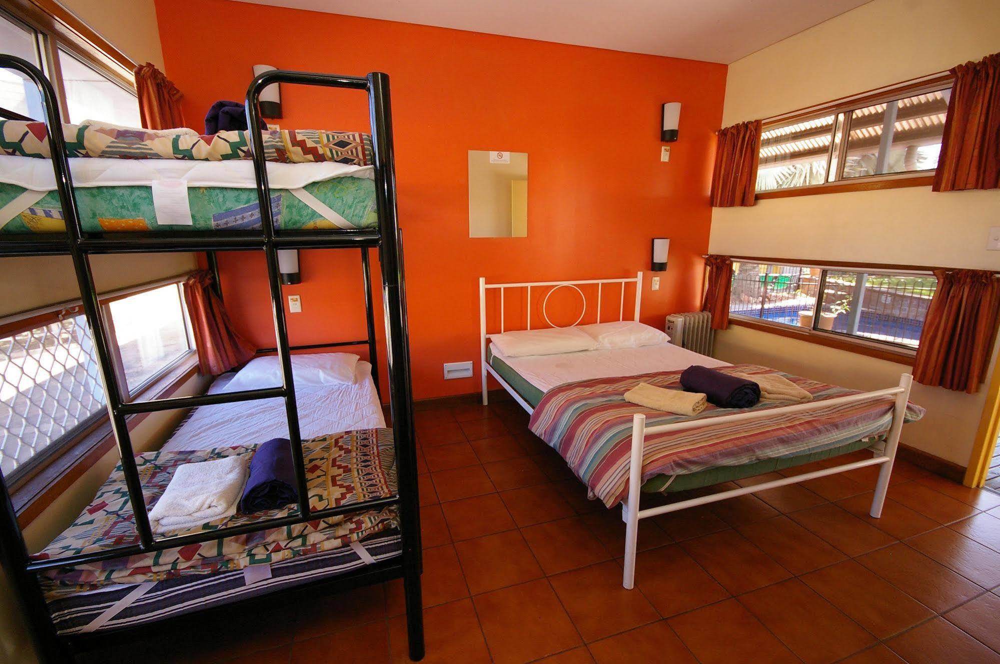 Yha Alice Springs Vandrarhem Exteriör bild
