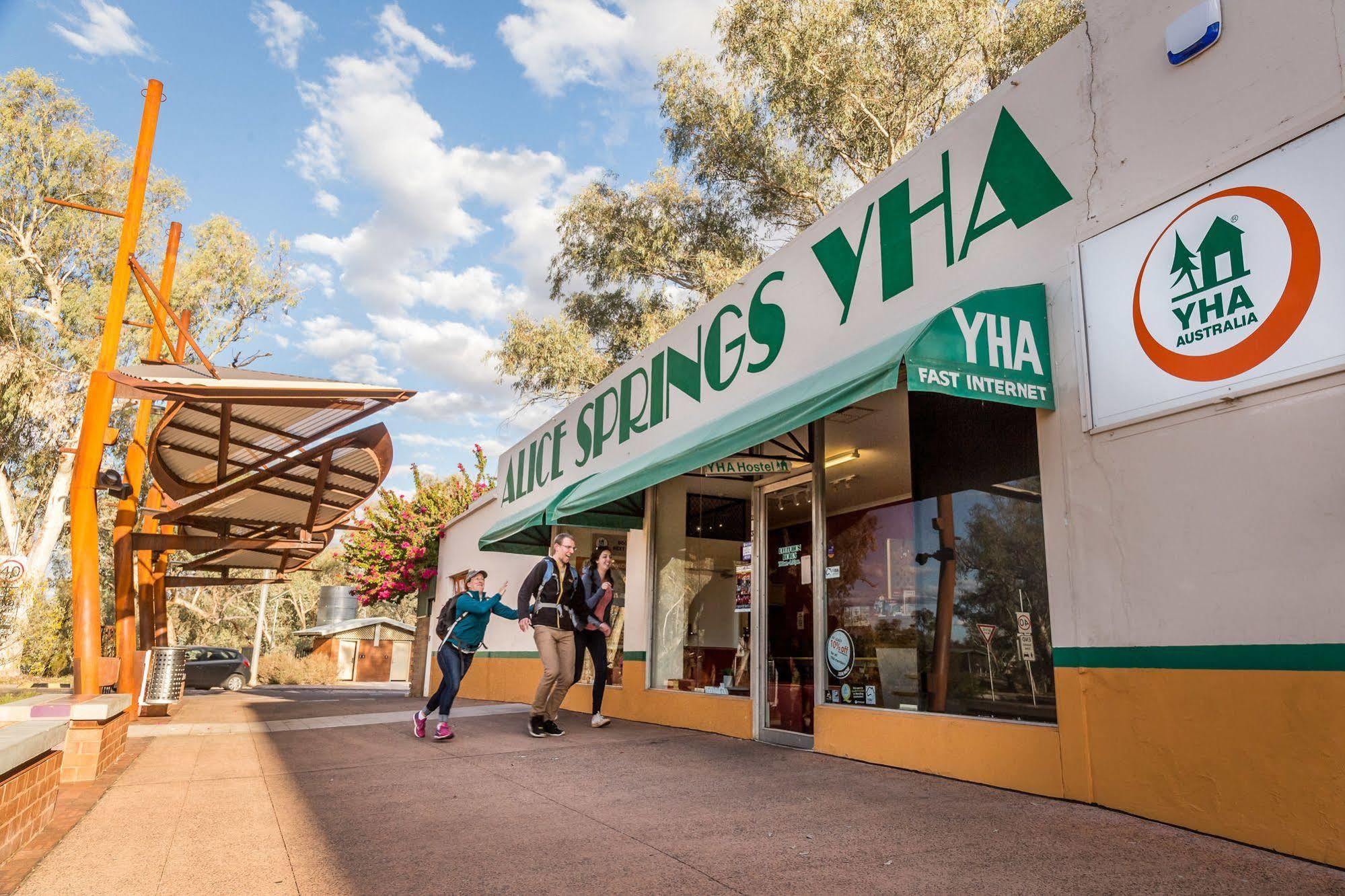 Yha Alice Springs Vandrarhem Exteriör bild